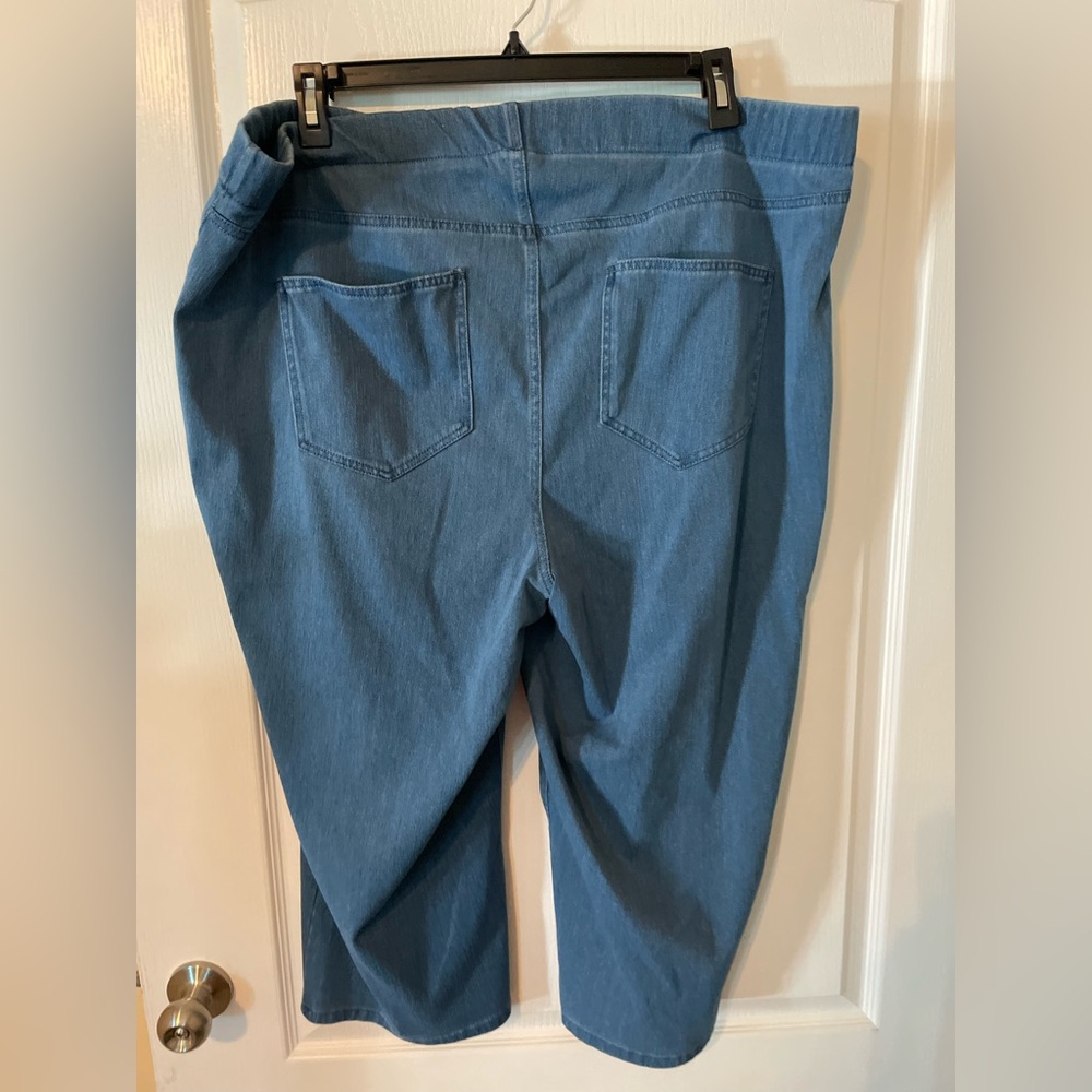 Lands' End Women's Cropped Jeans in Blue - Picture 3 of 9